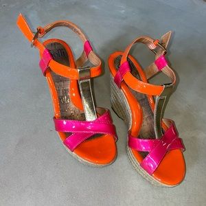 Super cute and comfy Sofft wedge sandals!